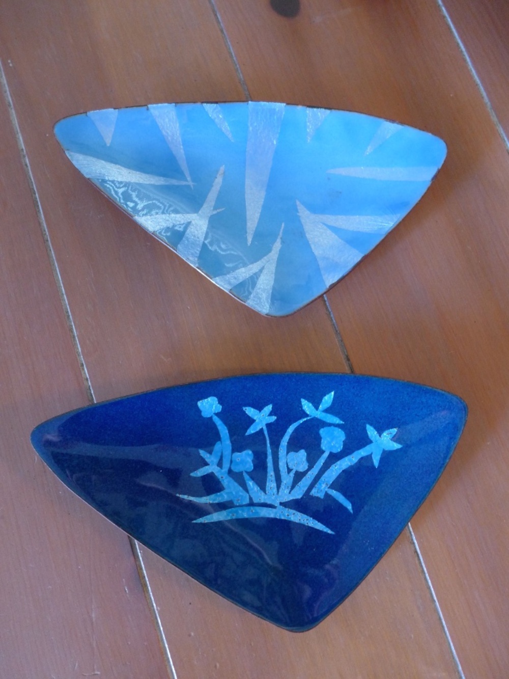 Vintage Mid-Century Modern Enamel on Copper Triangular Trinket Dishes - Set of 2